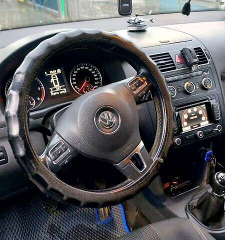Синій Фольксваген Туран, об'ємом двигуна 1.6 л та пробігом 270 тис. км за 9200 $, фото 6 на Automoto.ua