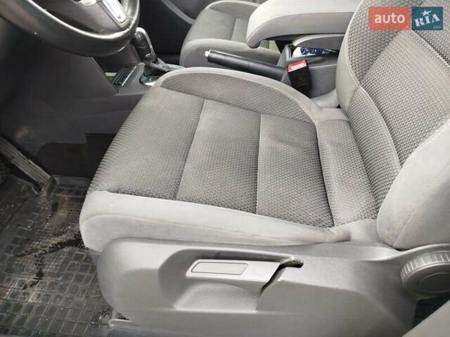 Синий Фольксваген Туран, объемом двигателя 2 л и пробегом 292 тыс. км за 11700 $, фото 18 на Automoto.ua