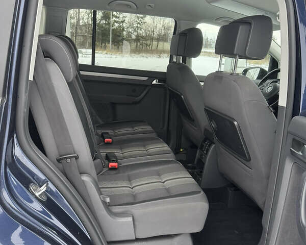 Синий Фольксваген Туран, объемом двигателя 2 л и пробегом 248 тыс. км за 12700 $, фото 34 на Automoto.ua