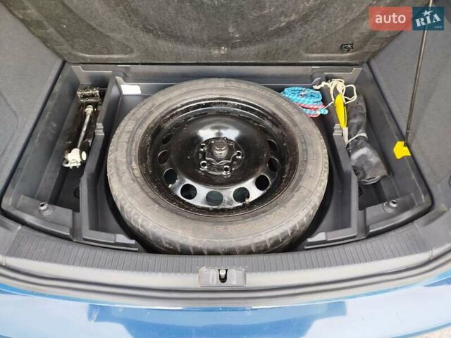 Синий Фольксваген Туран, объемом двигателя 2 л и пробегом 292 тыс. км за 11700 $, фото 24 на Automoto.ua