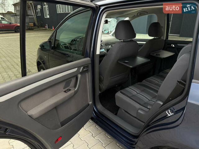 Синий Фольксваген Туран, объемом двигателя 2 л и пробегом 278 тыс. км за 11600 $, фото 16 на Automoto.ua