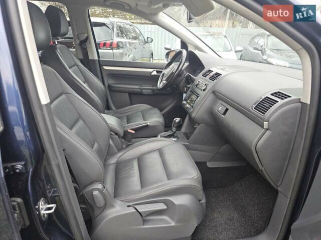 Синий Фольксваген Туран, объемом двигателя 1.6 л и пробегом 252 тыс. км за 11850 $, фото 31 на Automoto.ua