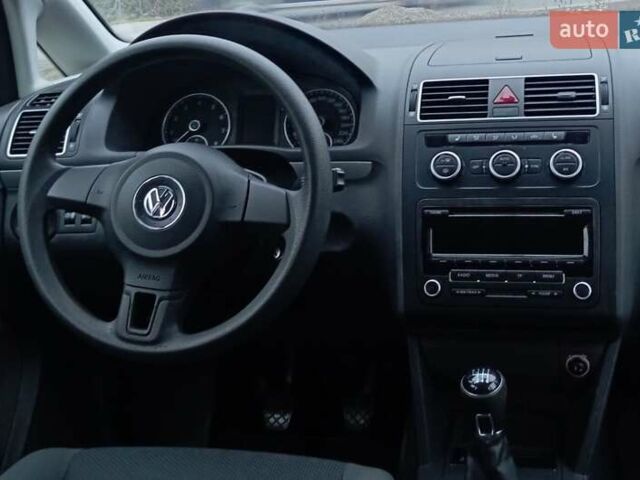 Синий Фольксваген Туран, объемом двигателя 1.2 л и пробегом 160 тыс. км за 7650 $, фото 24 на Automoto.ua