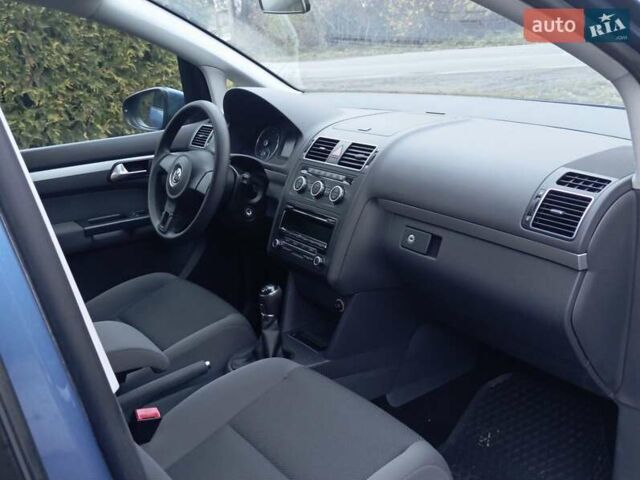 Синий Фольксваген Туран, объемом двигателя 1.2 л и пробегом 160 тыс. км за 7650 $, фото 36 на Automoto.ua