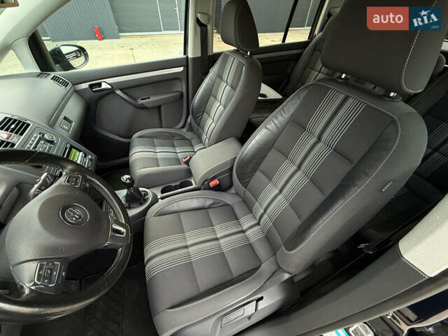 Синий Фольксваген Туран, объемом двигателя 2 л и пробегом 278 тыс. км за 11600 $, фото 21 на Automoto.ua