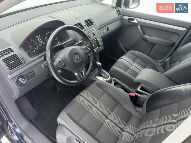 Синий Фольксваген Туран, объемом двигателя 2 л и пробегом 248 тыс. км за 12700 $, фото 13 на Automoto.ua