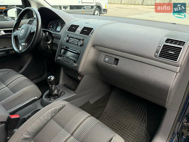 Синий Фольксваген Туран, объемом двигателя 2 л и пробегом 278 тыс. км за 11600 $, фото 11 на Automoto.ua