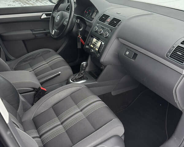 Синий Фольксваген Туран, объемом двигателя 2 л и пробегом 248 тыс. км за 12700 $, фото 38 на Automoto.ua