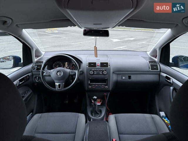 Синій Фольксваген Туран, об'ємом двигуна 1.39 л та пробігом 203 тис. км за 8999 $, фото 20 на Automoto.ua
