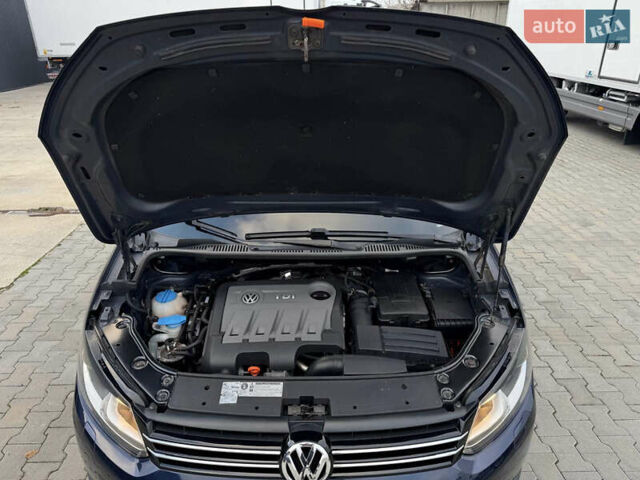 Синий Фольксваген Туран, объемом двигателя 2 л и пробегом 278 тыс. км за 11600 $, фото 30 на Automoto.ua