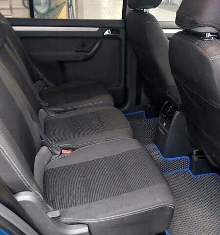 Синій Фольксваген Туран, об'ємом двигуна 1.6 л та пробігом 270 тис. км за 9200 $, фото 8 на Automoto.ua