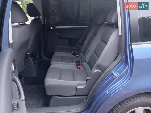 Синий Фольксваген Туран, объемом двигателя 1.2 л и пробегом 160 тыс. км за 7650 $, фото 43 на Automoto.ua