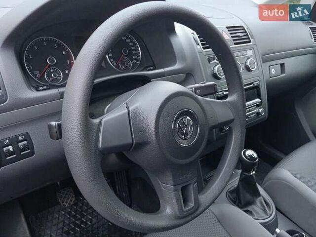 Синий Фольксваген Туран, объемом двигателя 1.2 л и пробегом 160 тыс. км за 7650 $, фото 31 на Automoto.ua