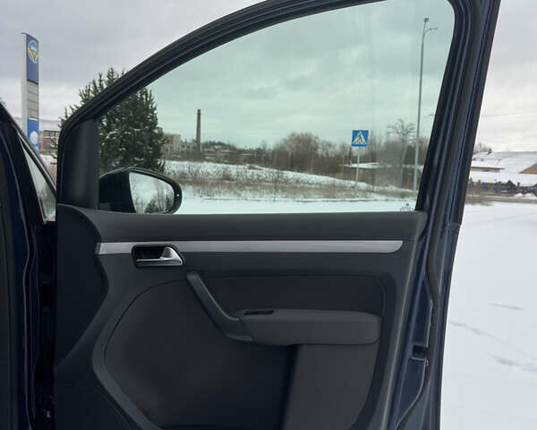 Синий Фольксваген Туран, объемом двигателя 2 л и пробегом 248 тыс. км за 12700 $, фото 40 на Automoto.ua