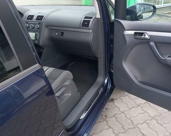 Синий Фольксваген Туран, объемом двигателя 1.97 л и пробегом 266 тыс. км за 12700 $, фото 4 на Automoto.ua