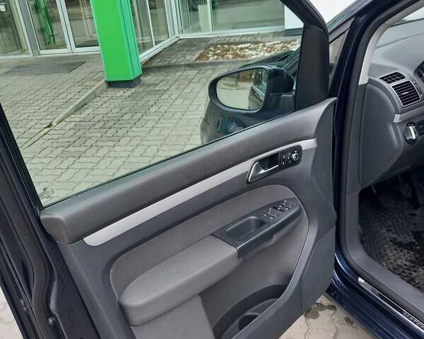 Синий Фольксваген Туран, объемом двигателя 1.97 л и пробегом 266 тыс. км за 12700 $, фото 13 на Automoto.ua