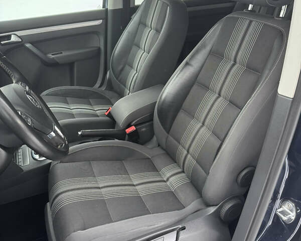 Синий Фольксваген Туран, объемом двигателя 2 л и пробегом 248 тыс. км за 12700 $, фото 19 на Automoto.ua