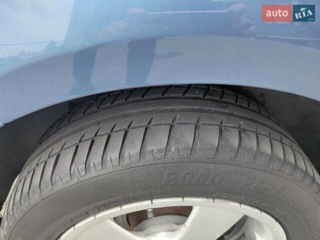 Синій Фольксваген Туран, об'ємом двигуна 1.6 л та пробігом 302 тис. км за 10300 $, фото 8 на Automoto.ua