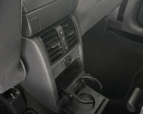 Синий Фольксваген Туран, объемом двигателя 2 л и пробегом 248 тыс. км за 12700 $, фото 26 на Automoto.ua