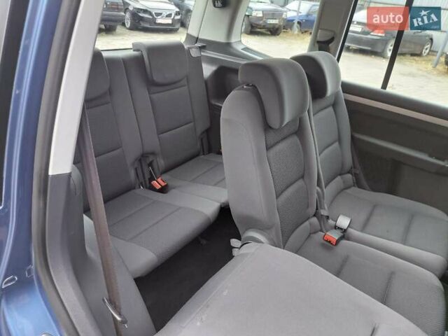 Синій Фольксваген Туран, об'ємом двигуна 1.6 л та пробігом 302 тис. км за 10300 $, фото 13 на Automoto.ua