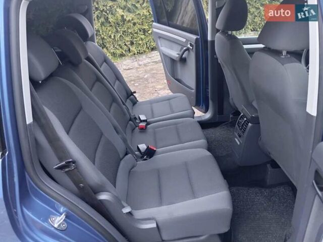 Синий Фольксваген Туран, объемом двигателя 1.2 л и пробегом 160 тыс. км за 7650 $, фото 44 на Automoto.ua