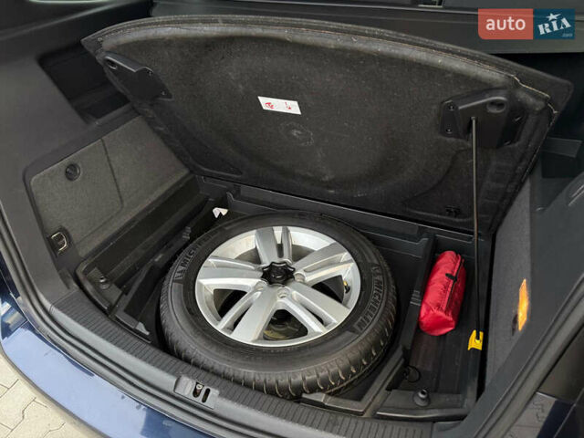 Синий Фольксваген Туран, объемом двигателя 2 л и пробегом 278 тыс. км за 11600 $, фото 8 на Automoto.ua