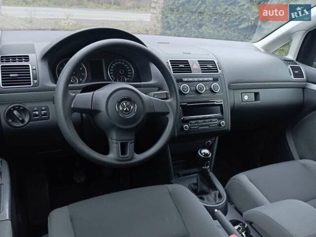 Синий Фольксваген Туран, объемом двигателя 1.2 л и пробегом 160 тыс. км за 7650 $, фото 28 на Automoto.ua