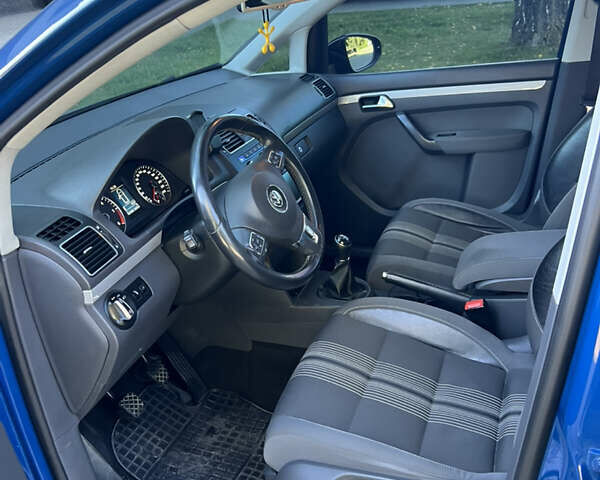 Синий Фольксваген Туран, объемом двигателя 1.97 л и пробегом 251 тыс. км за 12627 $, фото 16 на Automoto.ua