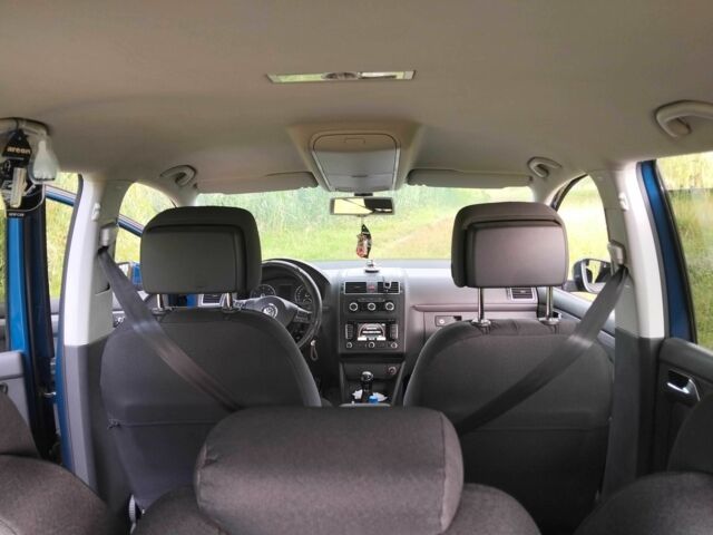 Синий Фольксваген Туран, объемом двигателя 1.4 л и пробегом 230 тыс. км за 8800 $, фото 7 на Automoto.ua