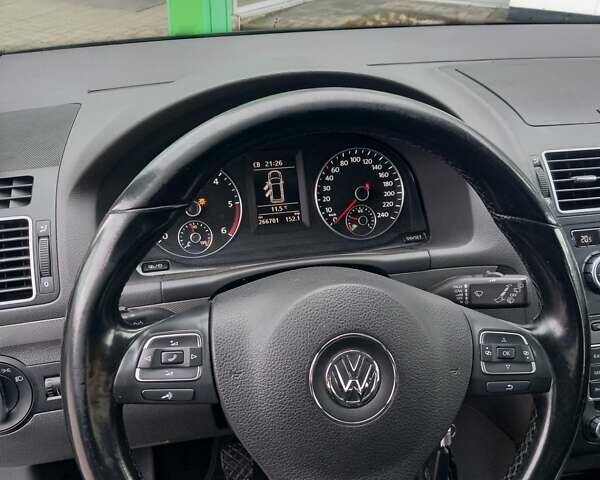 Синий Фольксваген Туран, объемом двигателя 1.97 л и пробегом 266 тыс. км за 12700 $, фото 18 на Automoto.ua