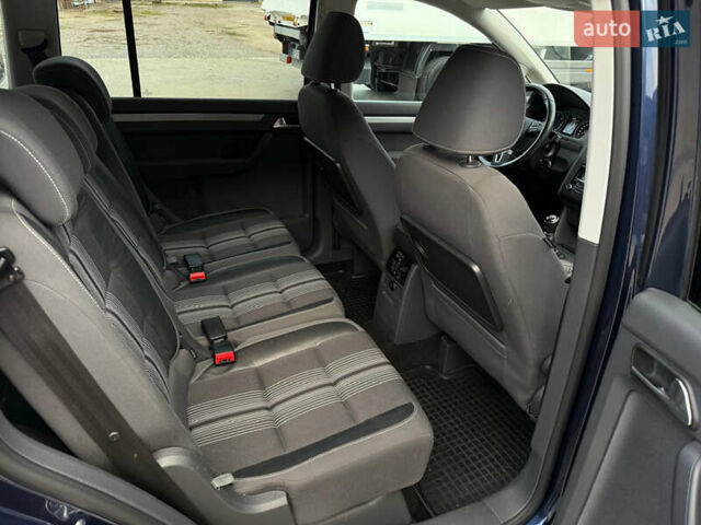 Синий Фольксваген Туран, объемом двигателя 2 л и пробегом 278 тыс. км за 11600 $, фото 14 на Automoto.ua