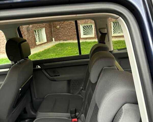 Фольксваген Туран 2013 в Ивано-Франковске на Automoto.ua Синий Фольксваген Туран, объемом двигателя 1.97 л и пробегом 174 тыс. км за 13700 $, фото 17 на Automoto.ua