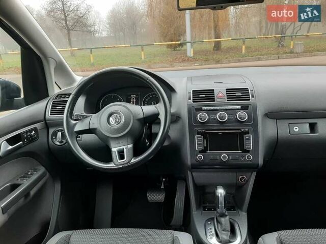Синий Фольксваген Туран, объемом двигателя 1.6 л и пробегом 236 тыс. км за 11000 $, фото 15 на Automoto.ua