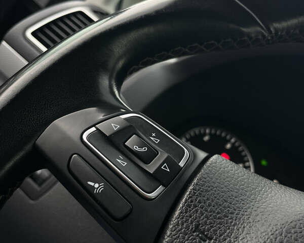 Синий Фольксваген Туран, объемом двигателя 2 л и пробегом 272 тыс. км за 12350 $, фото 62 на Automoto.ua