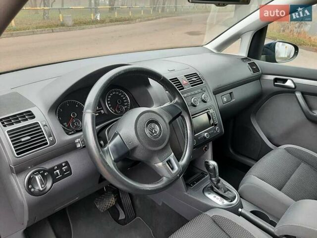 Синий Фольксваген Туран, объемом двигателя 1.6 л и пробегом 236 тыс. км за 11000 $, фото 13 на Automoto.ua