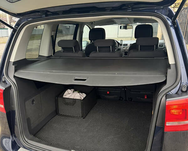 Синій Фольксваген Туран, об'ємом двигуна 1.97 л та пробігом 280 тис. км за 12200 $, фото 8 на Automoto.ua