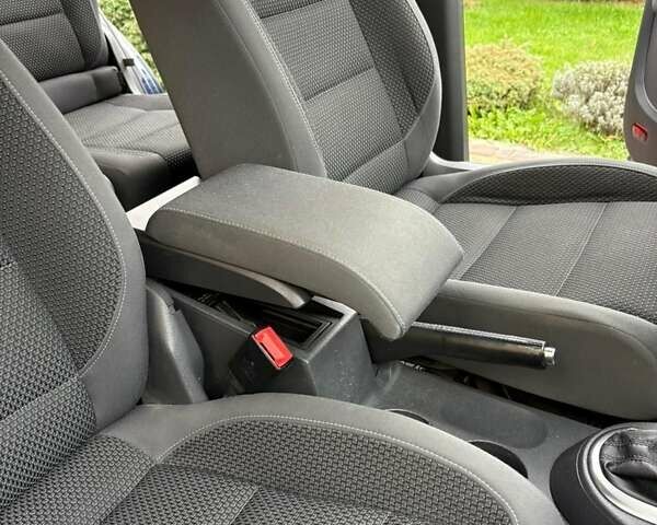 Фольксваген Туран 2013 в Ивано-Франковске на Automoto.ua Синий Фольксваген Туран, объемом двигателя 1.97 л и пробегом 174 тыс. км за 13700 $, фото 12 на Automoto.ua