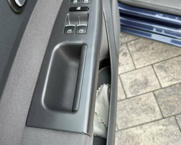 Синій Фольксваген Туран, об'ємом двигуна 1.4 л та пробігом 199 тис. км за 11500 $, фото 10 на Automoto.ua