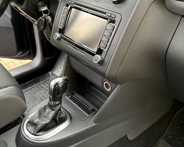 Фольксваген Туран 2013 в Ивано-Франковске на Automoto.ua Синий Фольксваген Туран, объемом двигателя 1.97 л и пробегом 174 тыс. км за 13700 $, фото 11 на Automoto.ua