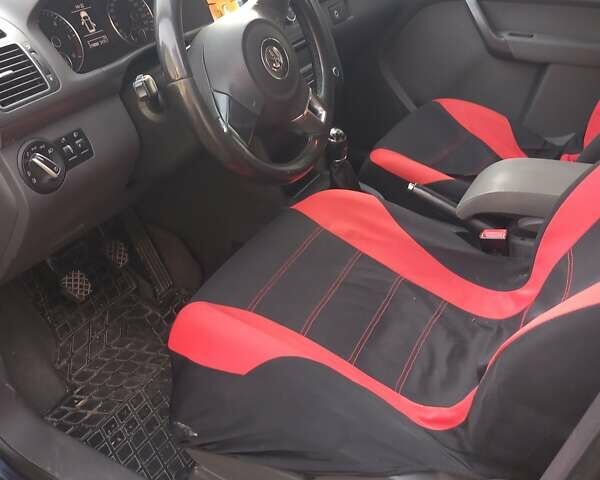 Синий Фольксваген Туран, объемом двигателя 1.6 л и пробегом 279 тыс. км за 9850 $, фото 2 на Automoto.ua