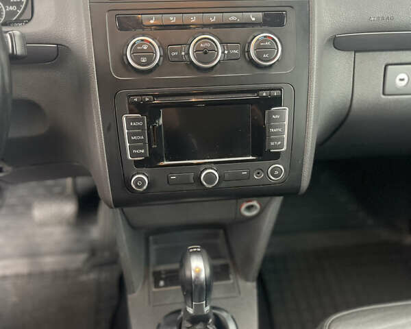 Синий Фольксваген Туран, объемом двигателя 0 л и пробегом 280 тыс. км за 10999 $, фото 11 на Automoto.ua