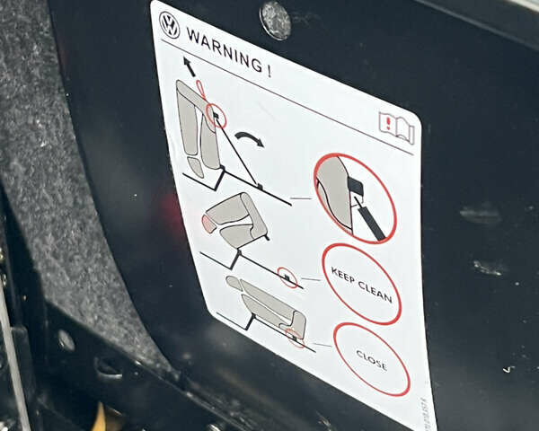 Синий Фольксваген Туран, объемом двигателя 2 л и пробегом 170 тыс. км за 13999 $, фото 89 на Automoto.ua