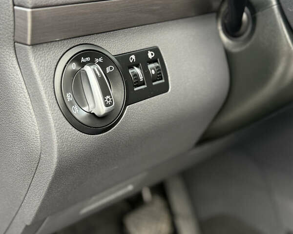 Синій Фольксваген Туран, об'ємом двигуна 1.4 л та пробігом 199 тис. км за 11500 $, фото 12 на Automoto.ua