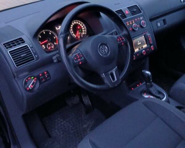 Синий Фольксваген Туран, объемом двигателя 1.97 л и пробегом 225 тыс. км за 12700 $, фото 13 на Automoto.ua