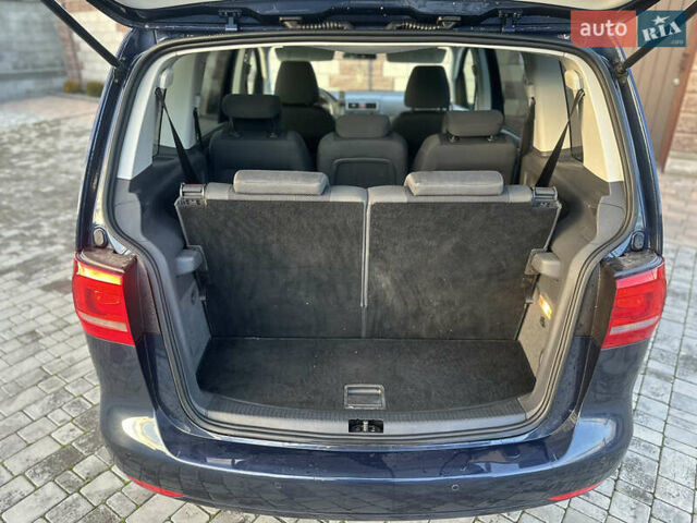 Синій Фольксваген Туран, об'ємом двигуна 1.6 л та пробігом 229 тис. км за 10999 $, фото 16 на Automoto.ua