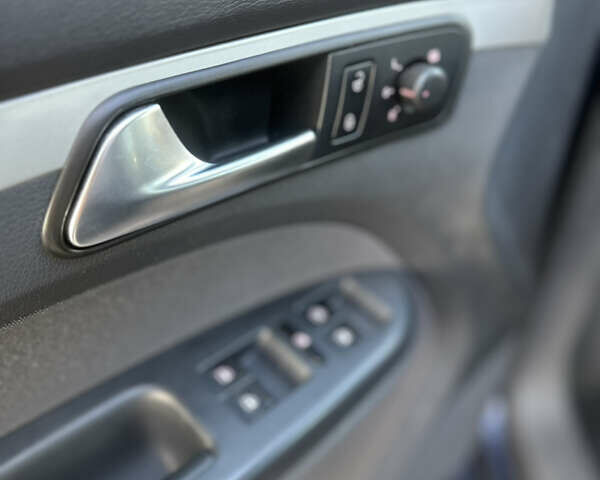 Синій Фольксваген Туран, об'ємом двигуна 1.6 л та пробігом 229 тис. км за 10999 $, фото 13 на Automoto.ua