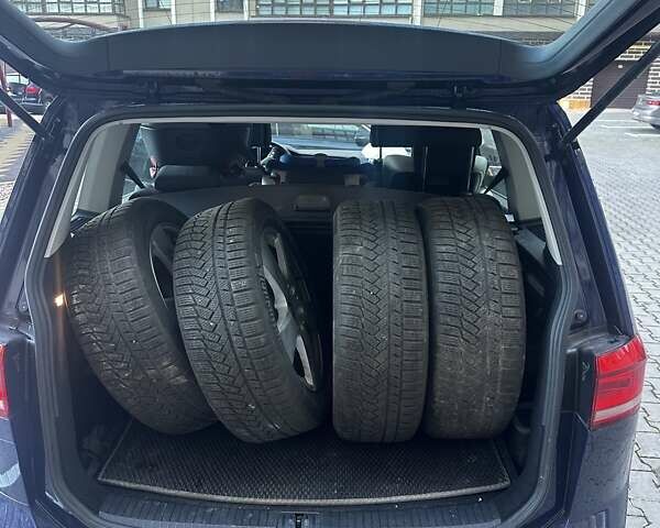 Синий Фольксваген Туран, объемом двигателя 1.97 л и пробегом 200 тыс. км за 18000 $, фото 17 на Automoto.ua