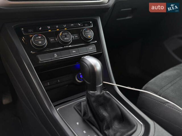 Синий Фольксваген Туран, объемом двигателя 1.6 л и пробегом 193 тыс. км за 14900 $, фото 15 на Automoto.ua