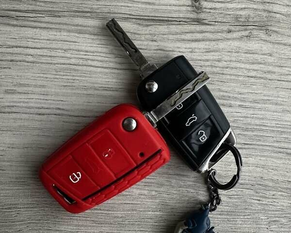 Синий Фольксваген Туран, объемом двигателя 1.97 л и пробегом 200 тыс. км за 18000 $, фото 46 на Automoto.ua