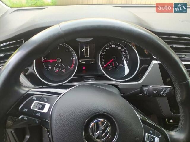 Синий Фольксваген Туран, объемом двигателя 1.6 л и пробегом 223 тыс. км за 14500 $, фото 6 на Automoto.ua